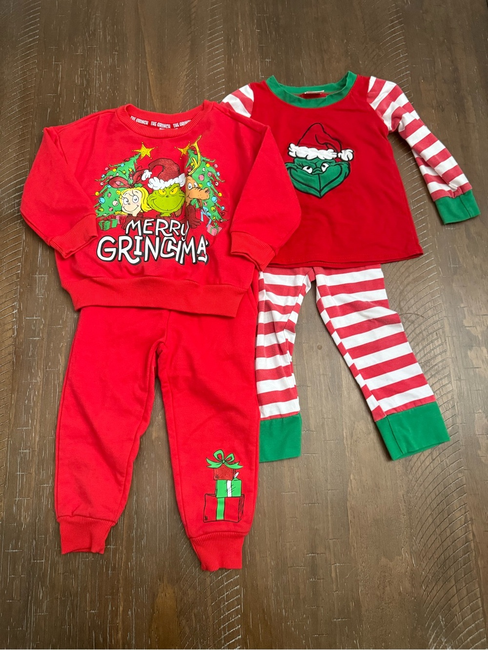 🎄 Grinch Christmas Outfit – 2T | 4-Piece Bundle